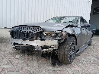 Auto incidentate Mercedes C-klasse C Estate (S206) Combi C-300 e 2.0 Turbo (M254.920) [230kW]  (12-2021/.=
=2E.) 2024/6