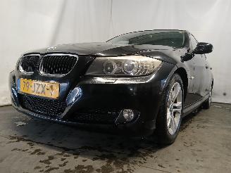 krockskadad bil auto BMW 3-serie 3 serie (E90) Sedan 318i 16V (N43-B20A) [105kW]  (09-2007/10-2011) 2009/9