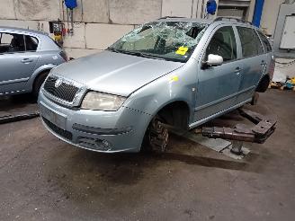Vrakbiler auto Skoda Fabia Fabia (6Y5) Combi 5-drs 1.4i 16V (BKY) [55kW]  (05-2000/12-2007) 1980/0