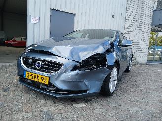 Unfallwagen Volvo V-40 V40 (MV) Hatchback 5-drs 1.6 D2 (D4162T) [84kW]  (03-2012/12-2016) 2013/12