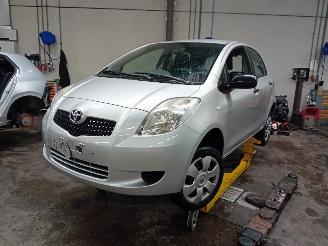 Vrakbiler auto Toyota Yaris Yaris II (P9) Hatchback 1.3 16V VVT-i (2SZFE) [64kW]  (08-2005/11-2010=
) 2008/0