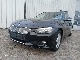 Vaurioauto  passenger cars BMW 3-serie 3 serie Touring (F31) Combi 320d 2.0 16V (N47-D20C) [135kW]  (07-2012/=
02-2016) 2013/4