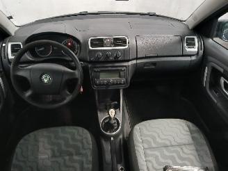 Skoda Roomster Roomster (5J) MPV 1.4 16V (CGGB) [63kW]  (09-2006/05-2015) picture 11