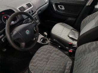 Skoda Roomster Roomster (5J) MPV 1.4 16V (CGGB) [63kW]  (09-2006/05-2015) picture 12