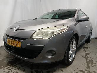 Voiture accidenté Renault Mégane Megane III Grandtour (KZ) Combi 5-drs 1.4 16V TCe 130 (H4J-700(H4J-A7)=
) [96kW]  (05-2009/02-2016) 2009/11