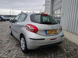 Peugeot 208 208 I (CA/CC/CK/CL) Hatchback 1.2 Vti 12V PureTech 82 (EB2F(HMZ)) [60k=
W]  (03-2012/12-2019) picture 5