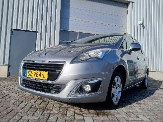 krockskadad bil auto Peugeot 5008 5008 I (0A/0E) MPV 1.6 HDiF 16V (DV6C(9HD)) [84kW]  (03-2013/03-2017) 2015/3