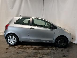 Toyota Yaris Yaris II (P9) Hatchback 1.0 12V VVT-i (1KR-FE) [51kW]  (08-2005/12-201=
1) picture 7