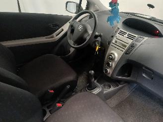 Toyota Yaris Yaris II (P9) Hatchback 1.0 12V VVT-i (1KR-FE) [51kW]  (08-2005/12-201=
1) picture 9