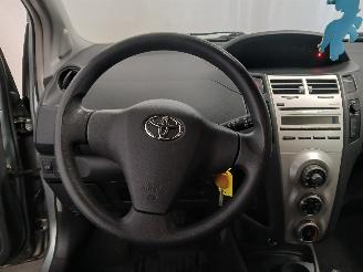 Toyota Yaris Yaris II (P9) Hatchback 1.0 12V VVT-i (1KR-FE) [51kW]  (08-2005/12-201=
1) picture 18