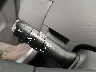 Toyota Yaris Yaris II (P9) Hatchback 1.0 12V VVT-i (1KR-FE) [51kW]  (08-2005/12-201=
1) picture 14