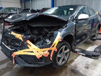 Vrakbiler auto Volvo V-40 V40 (MV) Hatchback 5-drs 2.0 D4 16V (D4204T14) [140kW]  (05-2014/08-20=
19) 2014/10