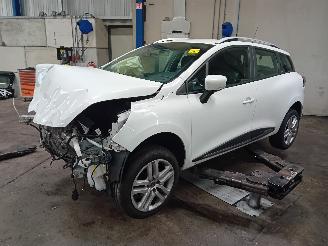Démontage voiture Renault Clio Clio IV Estate/Grandtour (7R) Combi 5-drs 0.9 Energy TCE 90 12V (H4B-4=
08(H4B-B4)) [66kW]  (01-2013/08-2021) 2019