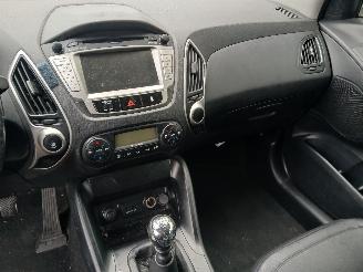 Hyundai Ix35 iX35 (LM) SUV 1.6 GDI 16V (G4FD(Euro 4)) [99kW]  (11-2010/09-2015) picture 15