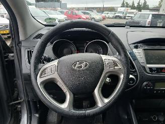 Hyundai Ix35 iX35 (LM) SUV 1.6 GDI 16V (G4FD(Euro 4)) [99kW]  (11-2010/09-2015) picture 17