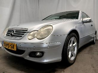 skadebil auto Mercedes C-klasse C Sportcoupé (C203) Hatchback 1.8 C-180K 16V (M271.946) [105kW]  (05=
-2002/05-2008) 2004/11