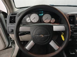 Chrysler 300 C 300 C Sedan 2.7 V6 24V (EER) [142kW]  (09-2004/11-2012) picture 13