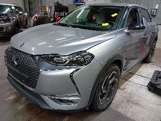 Coche siniestrado DS Automobiles DS 3 DS 3/Crossback (UC/UJ/UR) Hatchback 1.2 12V PureTech 130 (EB2ADTS(HNS)=
) [96kW]  (10-2018/...) 2019