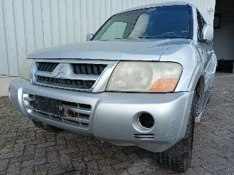 krockskadad bil auto Mitsubishi Pajero Pajero Canvas Top (V6/7) Terreinwagen 3.2 DI-D 16V (4M41) [118kW]  (10=
-2001/12-2006) 2005/4