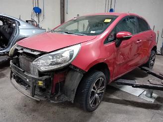 Coche siniestrado Kia Rio Rio III (UB) Hatchback 1.2 CVVT 16V (G4LA5) [63kW]  (09-2011/12-2017) 2012