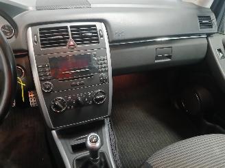 Mercedes B-klasse B (W245) Hatchback 2.0 B-180 CDI 16V (OM640.940(Euro 4)) [80kW]  (03-2=
005/11-2011) picture 15