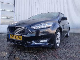 uszkodzony samochody osobowe Ford Focus Focus 3 Hatchback 1.0 Ti-VCT EcoBoost 12V 125 (M1DA(Euro 5)) [92kW]  (=
02-2012/05-2018) 2015/1