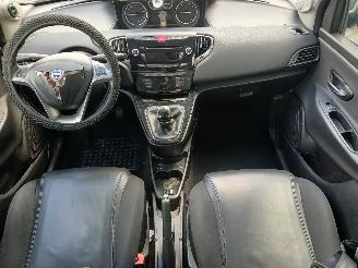 Lancia Ypsilon Ypsilon (312) Hatchback 0.9 TwinAir 85 (312.A.2000(Euro 5)) [63kW]  (0=
5-2011/...) picture 11