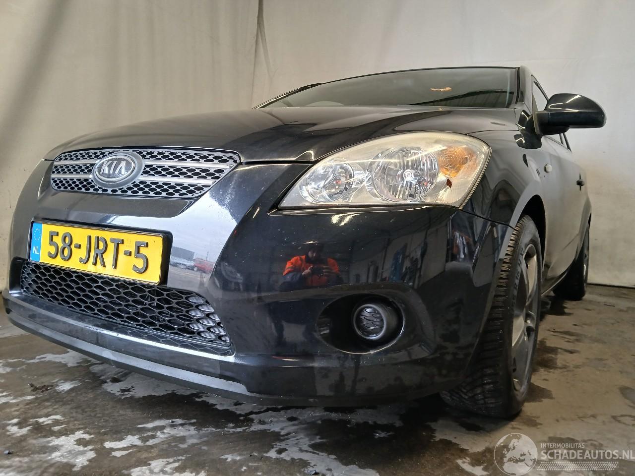 Kia Cee d Cee'd Sporty Wagon (EDF) Combi 1.4 16V (G4FA) [80kW]  (09-2007/12-2012=
)