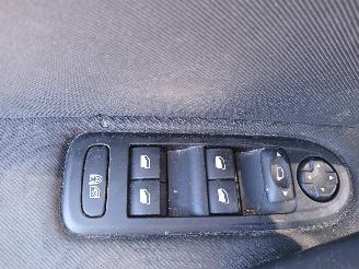 Peugeot 508 508 (8D) Sedan 1.6 HDiF 16V (DV6C(9HD)) [84kW]  (02-2012/12-2018) picture 14