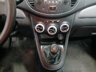 Hyundai I-10 i10 (F5) Hatchback 1.1i 12V (G4HG) [49kW]  (01-2008/12-2013) picture 16