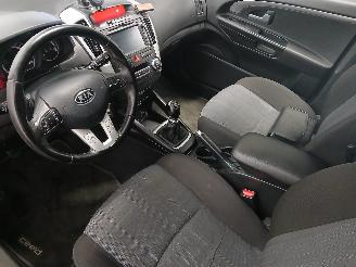 Kia Cee d Cee'd Sporty Wagon (EDF) Combi 1.4 16V (G4FA) [66kW]  (07-2009/12-2012=
) picture 12