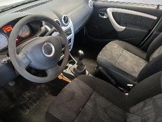 Dacia Sandero Sandero I (BS) Hatchback 1.2 16V (D4F-732(D4F-F7)) [55kW]  (11-2008/12=
-2012) picture 12