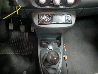 Renault Twingo Twingo II (CN) Hatchback 3-drs 1.2 16V (D4F-772(D4F-J7)) [56kW]  (03-2=
007/09-2014) picture 18