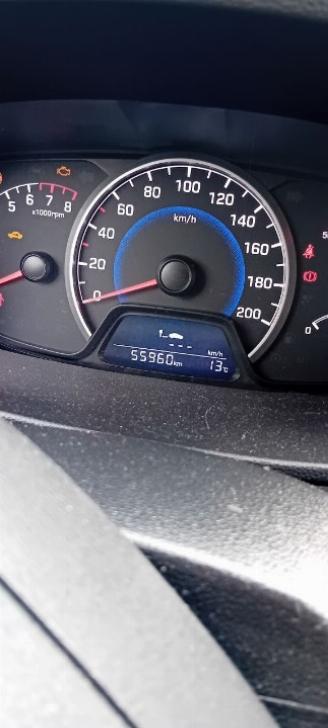 Hyundai I-10 i10 (B5) Hatchback 1.0 12V (G3LA) [49kW]  (08-2013/06-2020) picture 2