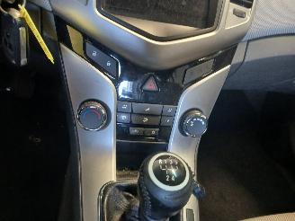 Chevrolet Cruze Cruze (300) Sedan 1.8 16V VVT (F18D4(Euro 5)) [104kW]  (05-2009/12-201=
5) picture 15