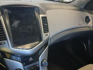 Chevrolet Cruze Cruze (300) Sedan 1.8 16V VVT (F18D4(Euro 5)) [104kW]  (05-2009/12-201=
5) picture 14