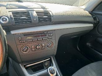 BMW 1-serie 1 serie (E87/87N) Hatchback 5-drs 116i 1.6 16V (N45-B16A) [85kW]  (06-=
2004/06-2011) picture 15