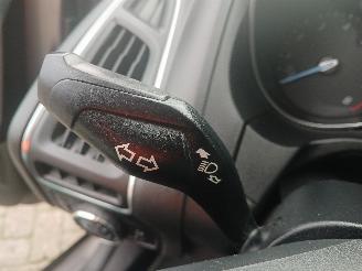 Ford Focus Focus 3 Wagon Combi 1.0 Ti-VCT EcoBoost 12V 125 (M1DA(Euro 5)) [92kW] =
 (02-2012/05-2018) picture 13