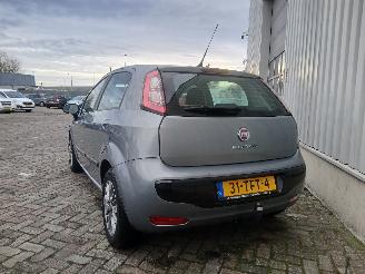 Fiat Punto Grande Punto (199) Hatchback 1.3 JTD Multijet 16V VGT (199.B.4000(Euro=
 5)) [62kW]  (04-2010/...) picture 4