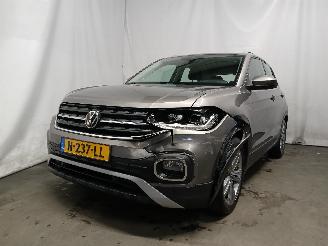 Vaurioauto  passenger cars Volkswagen T-Cross T-Cross SUV 1.0 TSI 110 12V (DLAA) [81kW]  (06-2020/...) 2021/12