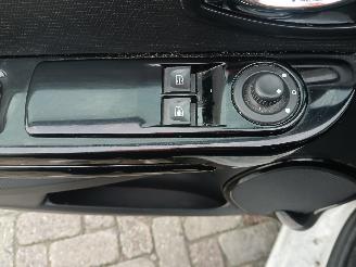 Renault Clio Clio IV Estate/Grandtour (7R) Combi 5-drs 0.9 Energy TCE 90 12V (H4B-4=
00(H4B-A4)) [66kW]  (01-2013/08-2021) picture 12