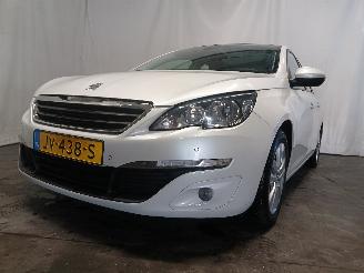 Auto incidentate Peugeot 308 308 SW (L4/L9/LC/LJ/LR) Combi 5-drs 1.2 12V e-THP PureTech 130 (EB2ADT=
S(HNS)) [96kW]  (03-2014/06-2021) 2014/5