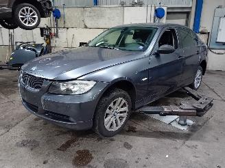 Uttjänta bilar auto BMW 3-serie 3 serie (E90) Sedan 318i 16V (N46-B20B) [95kW]  (09-2005/03-2007) 2006/2