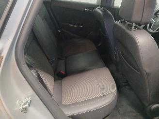 Opel Astra Astra J (PC6/PD6/PE6/PF6) Hatchback 5-drs 1.4 16V ecoFLEX (A14XER(Euro=
 5)) [74kW]  (12-2009/10-2015) picture 10