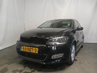 damaged passenger cars Volkswagen Polo Polo V (6R) Hatchback 1.2 TDI 12V BlueMotion (CFWA(Euro 5)) [55kW]  (1=
0-2009/05-2014) 2011/1