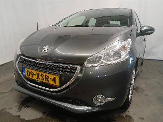 Schadeauto Peugeot 208 208 I (CA/CC/CK/CL) Hatchback 1.2 Vti 12V PureTech 82 (EB2F(HMZ)) [60k=
W]  (03-2012/12-2019) 2012/7