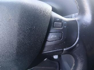 Peugeot 208 208 I (CA/CC/CK/CL) Hatchback 1.2 12V e-THP PureTech 110 (EB2DT(HNZ)) =
[81kW]  (01-2013/12-2019) picture 16