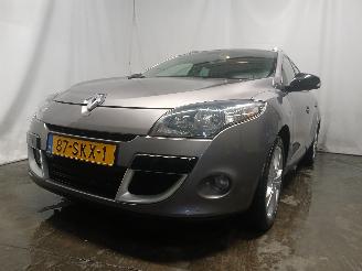 krockskadad bil auto Renault Mégane Megane III Grandtour (KZ) Combi 5-drs 1.4 16V TCe 130 (H4J-700(H4J-A7)=
) [96kW]  (05-2009/02-2016) 2011/10