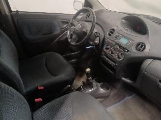 Toyota Yaris Yaris (P1) Hatchback 1.3 16V VVT-i (2SZFE) [64kW]  (04-2002/09-2005) picture 9