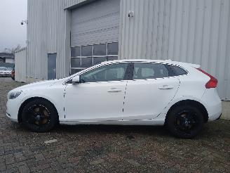 Volvo V-40 V40 (MV) Hatchback 5-drs 2.0 D4 16V (D4204T14) [140kW]  (05-2014/08-20=
19) picture 4